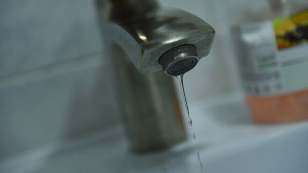 Капли воды из крана. Архивное фото - Sputnik Кыргызстан
