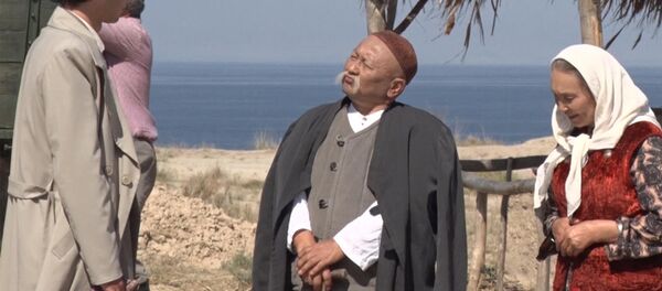 Как сын Айтматова играет своего отца. Кадры из фильма о Саякбае - Sputnik Кыргызстан