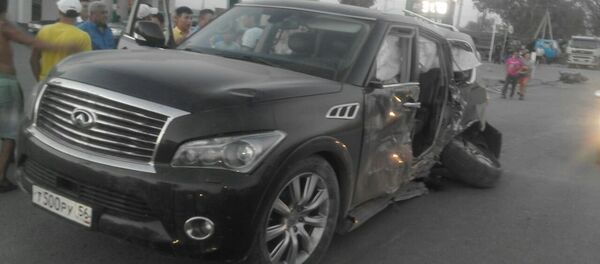 Наезд на пешеходов с участием джипа Infiniti в юго-западном кладбище столицы - Sputnik Кыргызстан