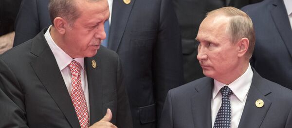 Россиянын президенти Владимир Путин жана Түркия жетекчиси Режеп Тайип Эрдогандын архивдик сүрөтү Россиянын президенти Владимир Путин жана Түркия жетекчиси Режеп Тайип Эрдогандын архивдик сүрөтү - Sputnik Кыргызстан