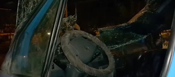 Маршрутка перевернулась около здания Форума в Бишкеке, пострадали 7 человек - Sputnik Кыргызстан