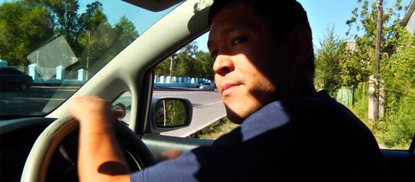 Как глухонемой кыргызстанец стал самым популярным таксистом в Бишкеке - Sputnik Кыргызстан