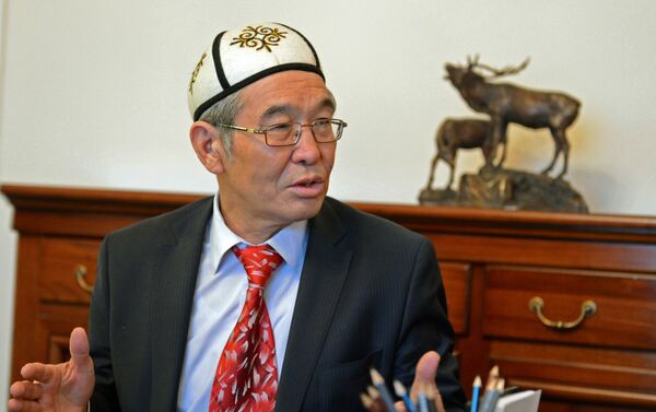 Председатель Национальной комиссии по государственному языку Эгемберди Эрматов - Sputnik Кыргызстан