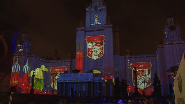 Талисманы ЧМ-2018 и красочный салют - в Москве открылся фестиваль &quot;Круг света&quot; - Sputnik Кыргызстан