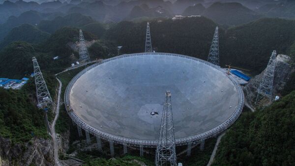 Крупнейший в мире радиотелескоп FAST, Гуйчжоу. Китай - Sputnik Кыргызстан