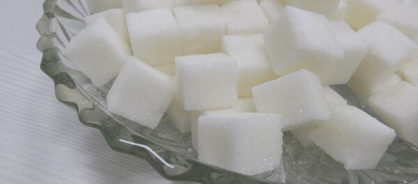 Рафинированный сахар в тарелке - Sputnik Кыргызстан
