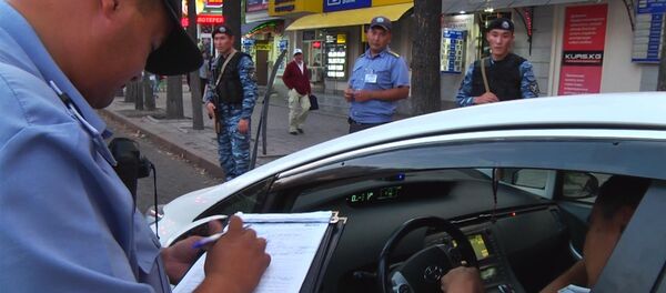 Бишкекская милиция в час пик вышла на рейд - Sputnik Кыргызстан