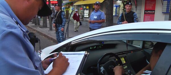 Шаардык милиция жол кыймылы эң көп болгон учурда рейдге чыкты - Sputnik Кыргызстан