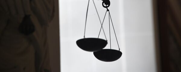 Статуя богини правосудия Фемиды в здании суда во Франции - Sputnik Кыргызстан