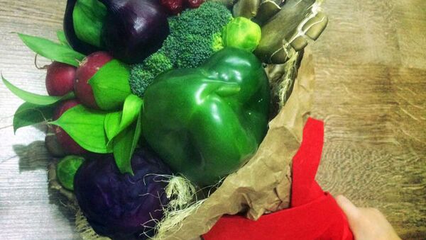 Съедобные букеты из фруктов и овощей для продажи в Бишкеке - Sputnik Кыргызстан