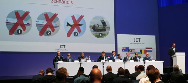 Представление в Ньювегейне доклада по расследованию крушения на востоке Украины в 2014 году лайнера Boeing 777 Malaysia Airlines (рейс MH17) - Sputnik Кыргызстан