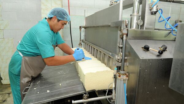 Производство сыра. Архивное фото - Sputnik Кыргызстан