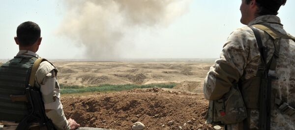 Архивное фото бойцов курдских вооруженных сил, которые наблюдают за уничтожением мин ИГ в провинции Киркук в Ираке Архивное фото бойцов курдских вооруженных сил, которые наблюдают за уничтожением мин ИГ в провинции Киркук в Ираке - Sputnik Кыргызстан