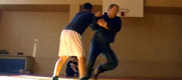 Броски и приемы Мелиса Турганбаева — подготовка к ЧМ среди ветеранов - Sputnik Кыргызстан