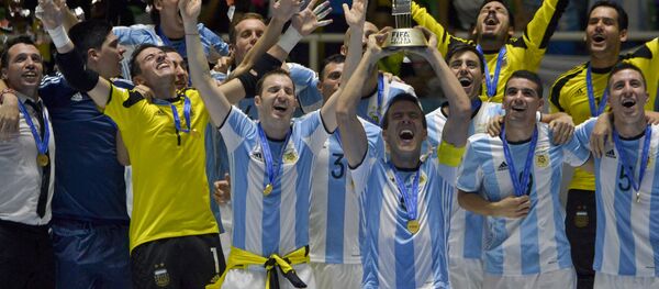 Футзал боюнча дүйнө чемпионатын жеңип алган аргентинанын курама командасы - Sputnik Кыргызстан