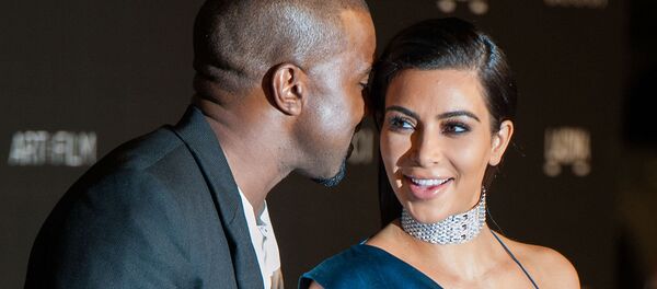 Архивное фото Ким Кардашян и ее мужа, музыканта Канье Уэста - Sputnik Кыргызстан