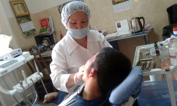 Столичный стоматолог Асира Жанузакова - Sputnik Кыргызстан