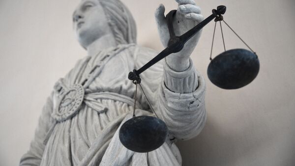 Статуя богини правосудия Фемиды в здании суда во Франции. Архивное фото - Sputnik Кыргызстан