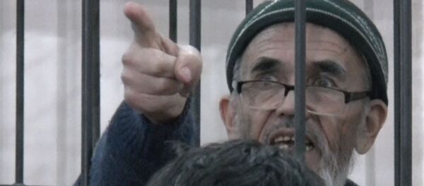 Клятва на Коране и обвинения Аскарова — кадры из зала суда Клятва на Коране и обвинения Аскарова — кадры из зала суда - Sputnik Кыргызстан