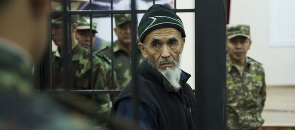 Азимжан Аскаров сот залында. Архив Азимжан Аскаров сот залында. Архив - Sputnik Кыргызстан