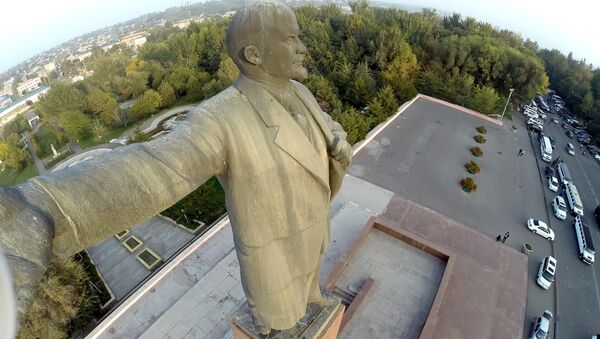 Памятник Ленина на главной площади города Ош. Архивное фото - Sputnik Кыргызстан