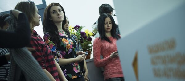 Sputnik Кыргызстан маалымат агенттигинин редакциясындагы ачык эшиктин катышуучулары - Sputnik Кыргызстан