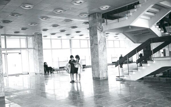 Зал ожидания в аэропорту Манас. 1975 год - Sputnik Кыргызстан