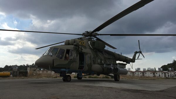 Российский транспортно-штурмовой вертолет МИ-8АМШТ на аэродроме Хмеймим в Сирии, архивное фото - Sputnik Кыргызстан