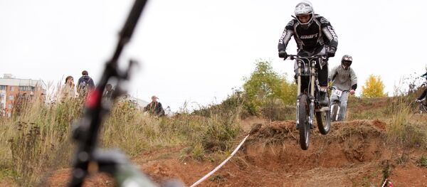 Тоо велосипеди боюнча жарыш, архив - Sputnik Кыргызстан