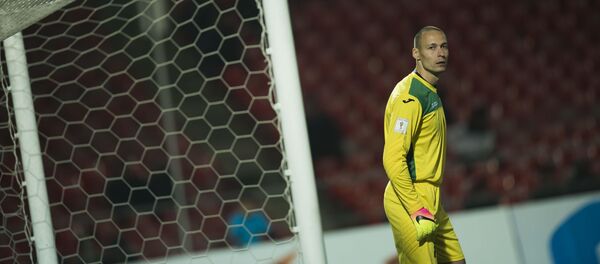 Вратарь сборной Кыргызстана по футболу Павел Матяш. Архивное фото Вратарь сборной Кыргызстана по футболу Павел Матяш. Архивное фото - Sputnik Кыргызстан