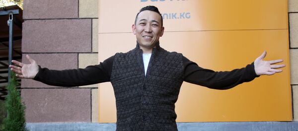 Кыргызстандык ырчы Кайрат Примбердиевдин архивдик сүрөтү - Sputnik Кыргызстан