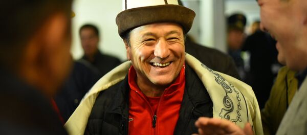 Возвращение в Бишкек участников чемпионата мира по борьбе среди ветеранов Возвращение в Бишкек участников чемпионата мира по борьбе среди ветеранов - Sputnik Кыргызстан