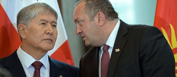 Президент Кыргызстана Алмазбек Атамбаев и лидер Грузии Георгий Маргвелашвили - Sputnik Кыргызстан