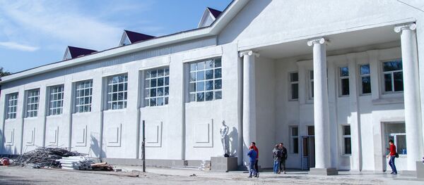 Ремонтные работы городского бассейна Дельфин - Sputnik Кыргызстан