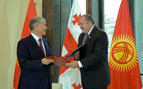 Официальный визит Алмазбека Атамбаева в Грузию - Sputnik Кыргызстан