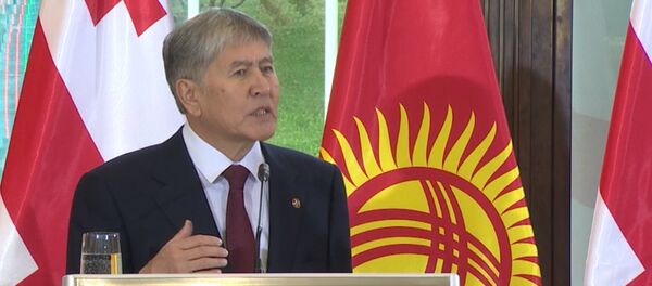 Атамбаев рассказал, из-за чего в КР может случиться третья революция - Sputnik Кыргызстан