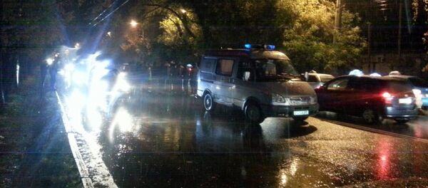 Наезд на пешехода по улице Элебесова в Бишкеке Наезд на пешехода по улице Элебесова в Бишкеке - Sputnik Кыргызстан