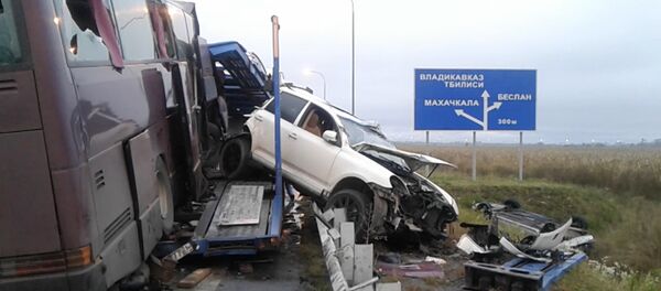 Кадры с места аварии пассажирского автобуса на трассе Беслан-Владикавказ - Sputnik Кыргызстан