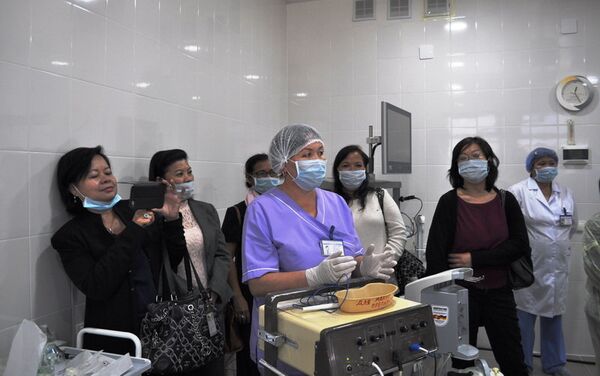 Врачи из Камбоджи переняли опыт кыргызстанских врачей - Sputnik Кыргызстан