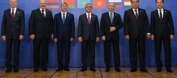 Совместное фотографирование глав делегаций государств-членов ОДКБ - Sputnik Кыргызстан