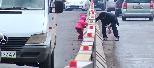 Городские архары — прыжки пешеходов через парапеты на дорогах Бишкека Городские архары — прыжки пешеходов через парапеты на дорогах Бишкека - Sputnik Кыргызстан