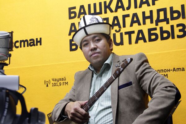 Акын-импровизатор Азамат Болгонбаев - Sputnik Кыргызстан