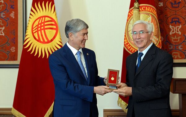 Заслуженному деятелю культуры Артыкпаю Суюндукову присвоено звание Народный артист КР - Sputnik Кыргызстан