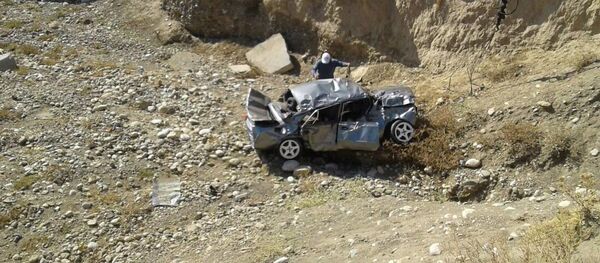 Падение автомобиля с обрыва рядом с селом Красный Октябрь Джалал-Абадской области - Sputnik Кыргызстан