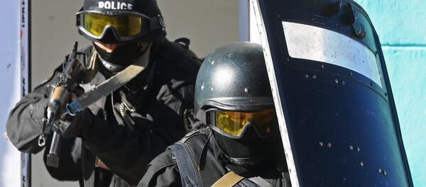 Военнослужащие спецназа МВД Кыргызстана во время антитеррористических учений, архивное фото - Sputnik Кыргызстан