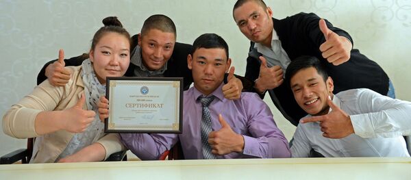 Участники танцевальной группы Тумар. Архивное фото Участники танцевальной группы Тумар. Архивное фото - Sputnik Кыргызстан