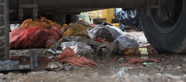 Мусор на городских рынках Бишкека - Sputnik Кыргызстан