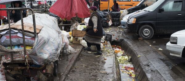 Мусор на городских рынках Бишкека - Sputnik Кыргызстан