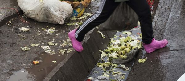 Мусор на городских рынках Бишкека - Sputnik Кыргызстан