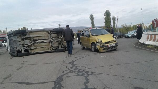 ДТП двух легковых автомобилей в городе Джалал-Абад - Sputnik Кыргызстан